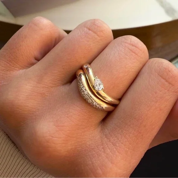 Elegant Gold and Silver Women's Ring Set - Picture 6 of 7